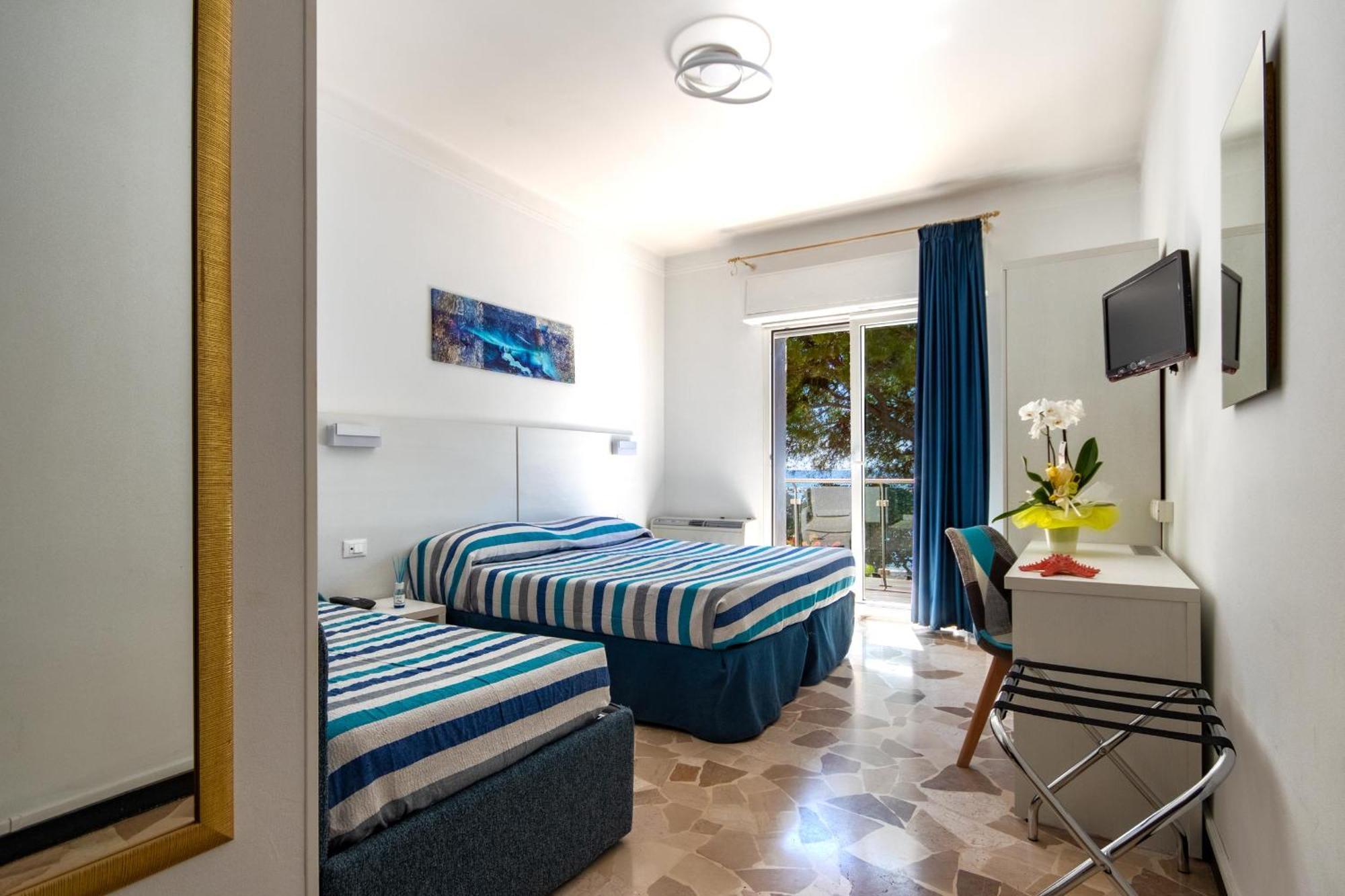 Piccolo Hotel Le Palme San Bartolomeo Al Mare Εξωτερικό φωτογραφία