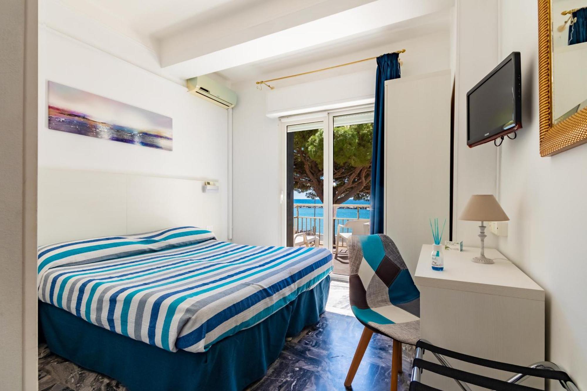 Piccolo Hotel Le Palme San Bartolomeo Al Mare Εξωτερικό φωτογραφία