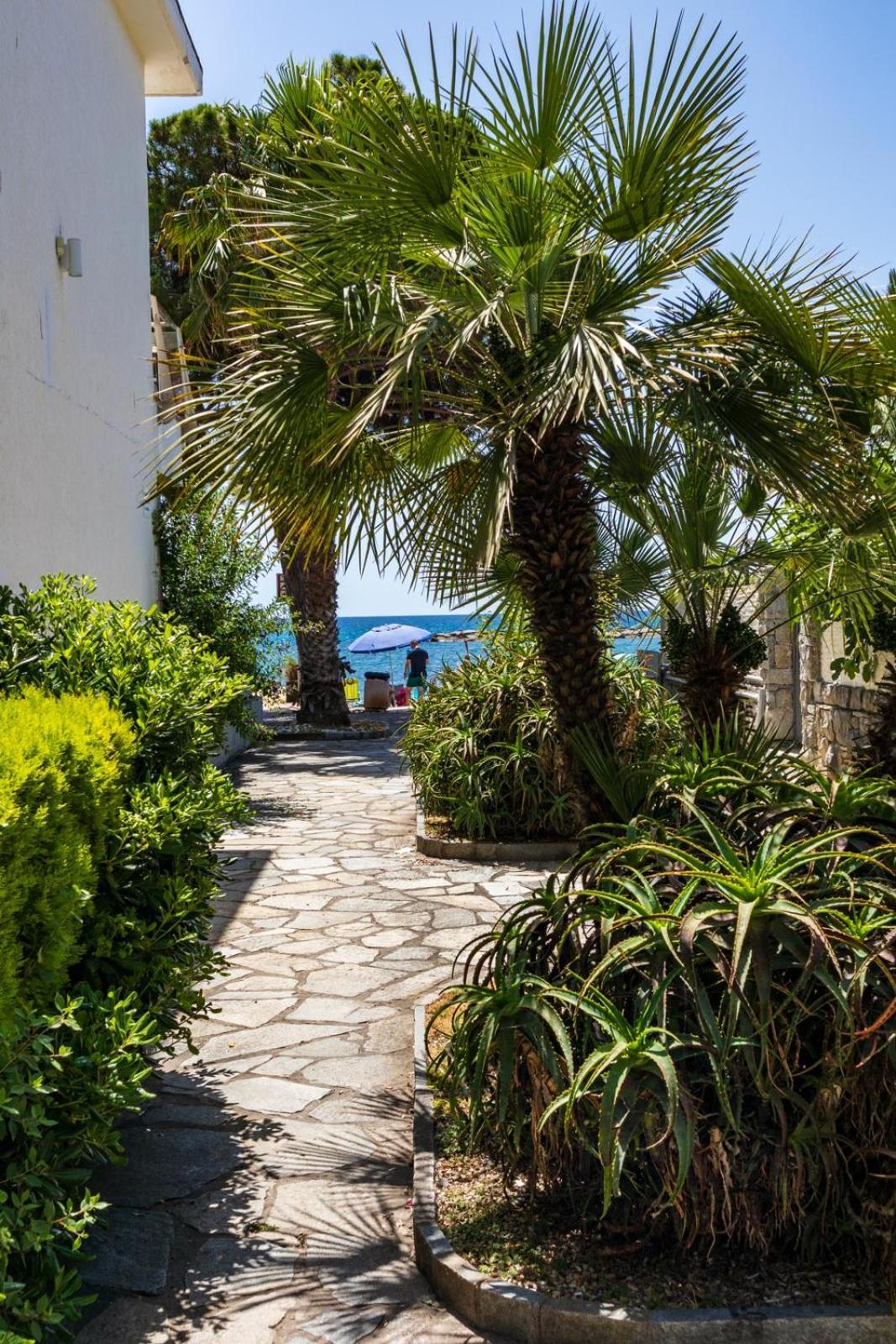 Piccolo Hotel Le Palme San Bartolomeo Al Mare Εξωτερικό φωτογραφία