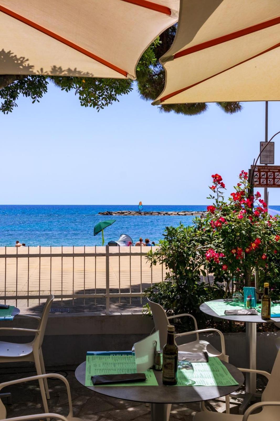 Piccolo Hotel Le Palme San Bartolomeo Al Mare Εξωτερικό φωτογραφία